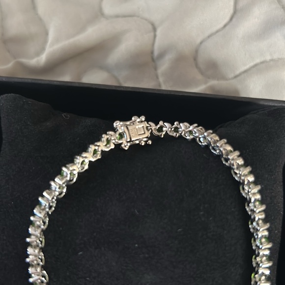 Green Tennis Bracelet. 7” - Picture 4 of 5